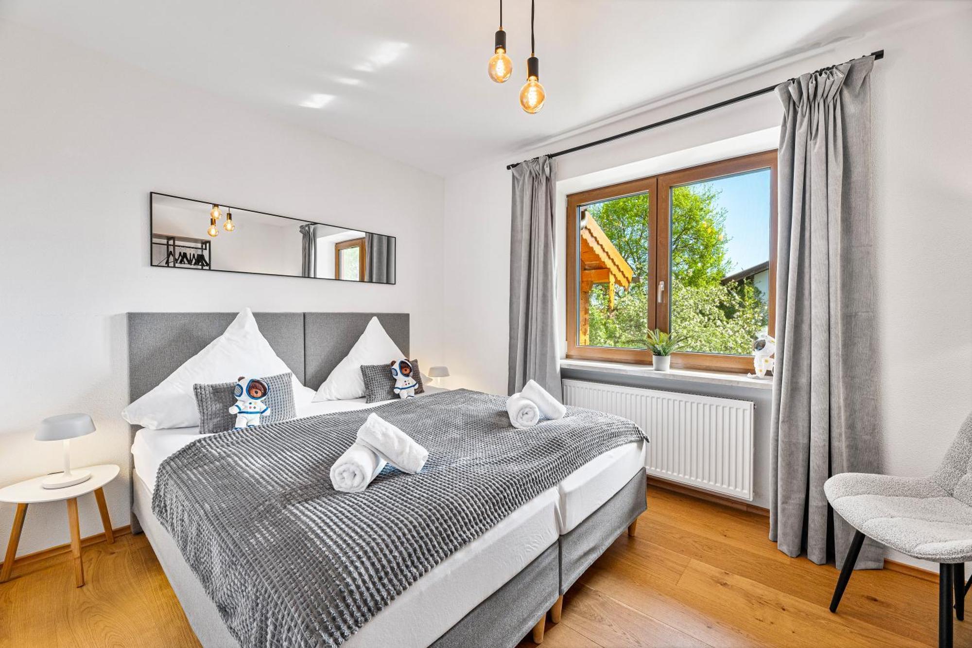 Chalet Am See - Seeblick Bergblick Modern Charmant Neu Seeon-Seebruck Exterior photo